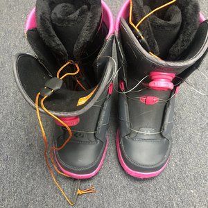 Snowboarding boots Women Size 9.5